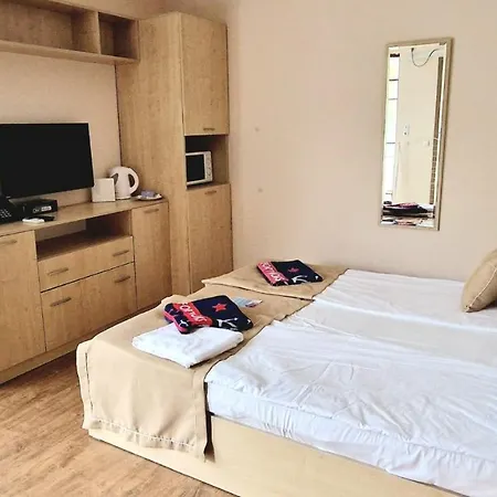 Studio With Balcony, 10m Away From See, In 4 Star Resort, דירה סבטי ולאס