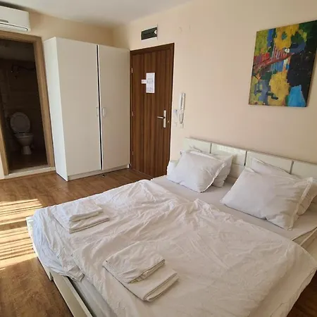 Studio With Balcony, 10m Away From See, In 4 Star Resort, דירה *